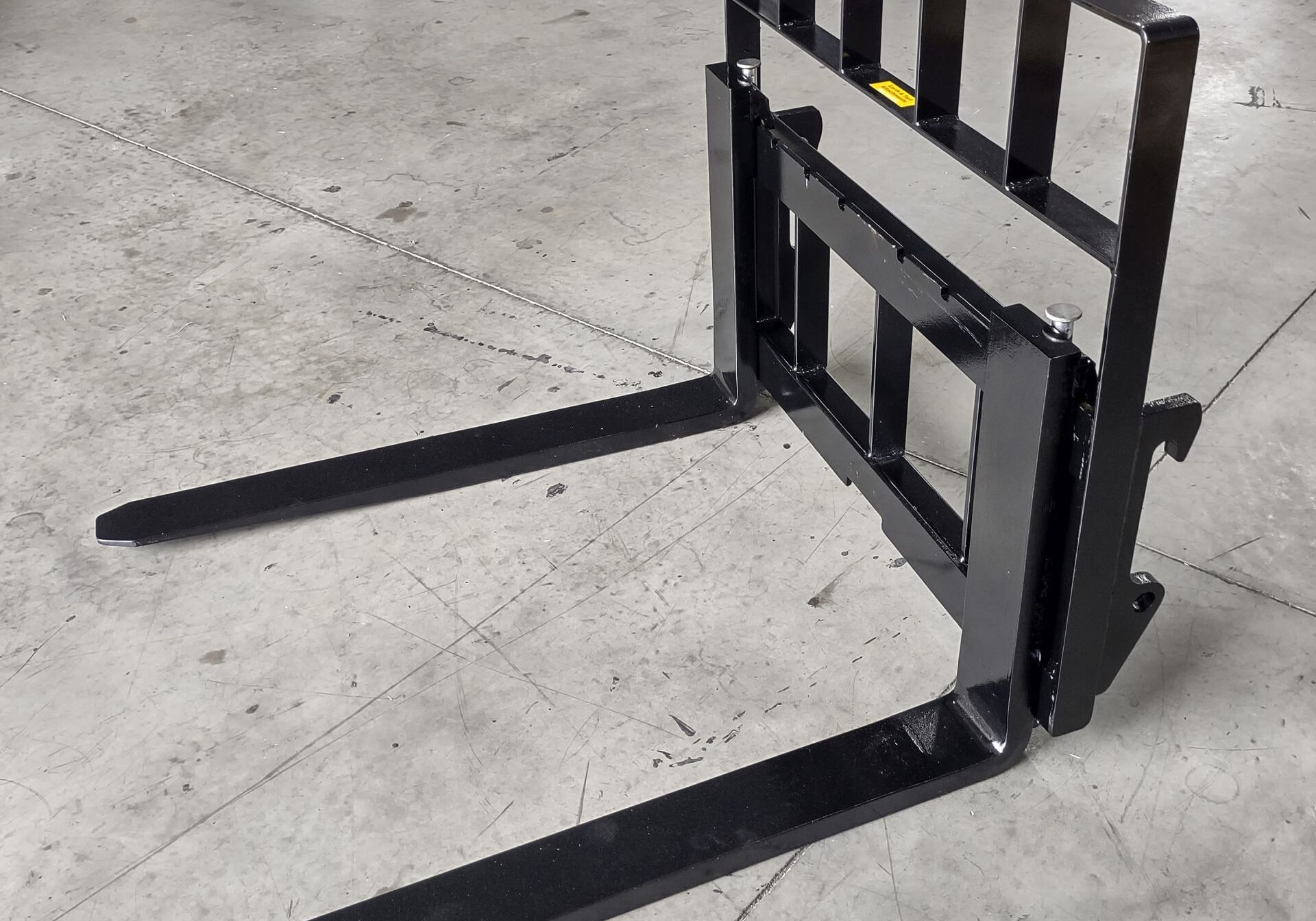 2022_Forks-2000lb_crop